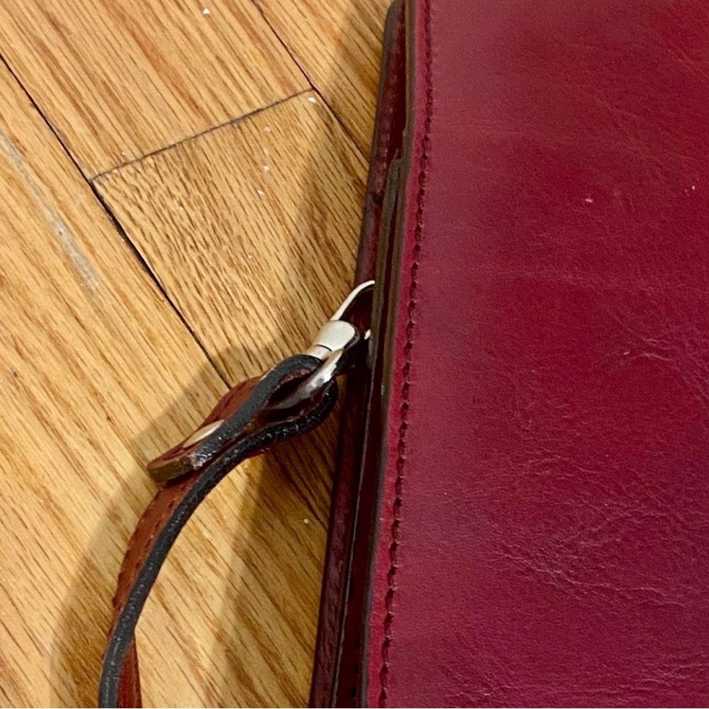 Elegant Red Leather Handbag - Picture 6 of 7
